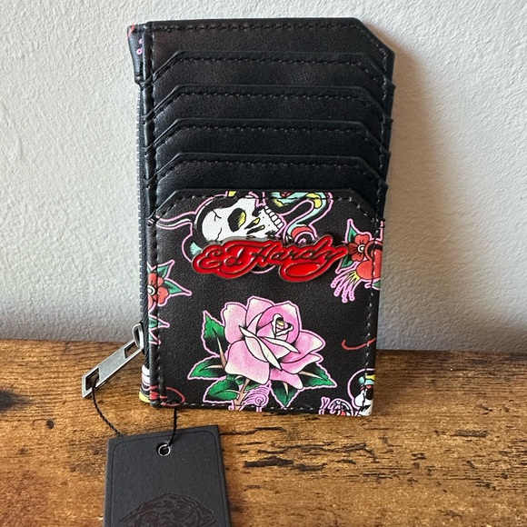 Ed Hardy Black Card Holder Zipper
Pouch with Skull and Floral Design NWT - Picture 1 of 6